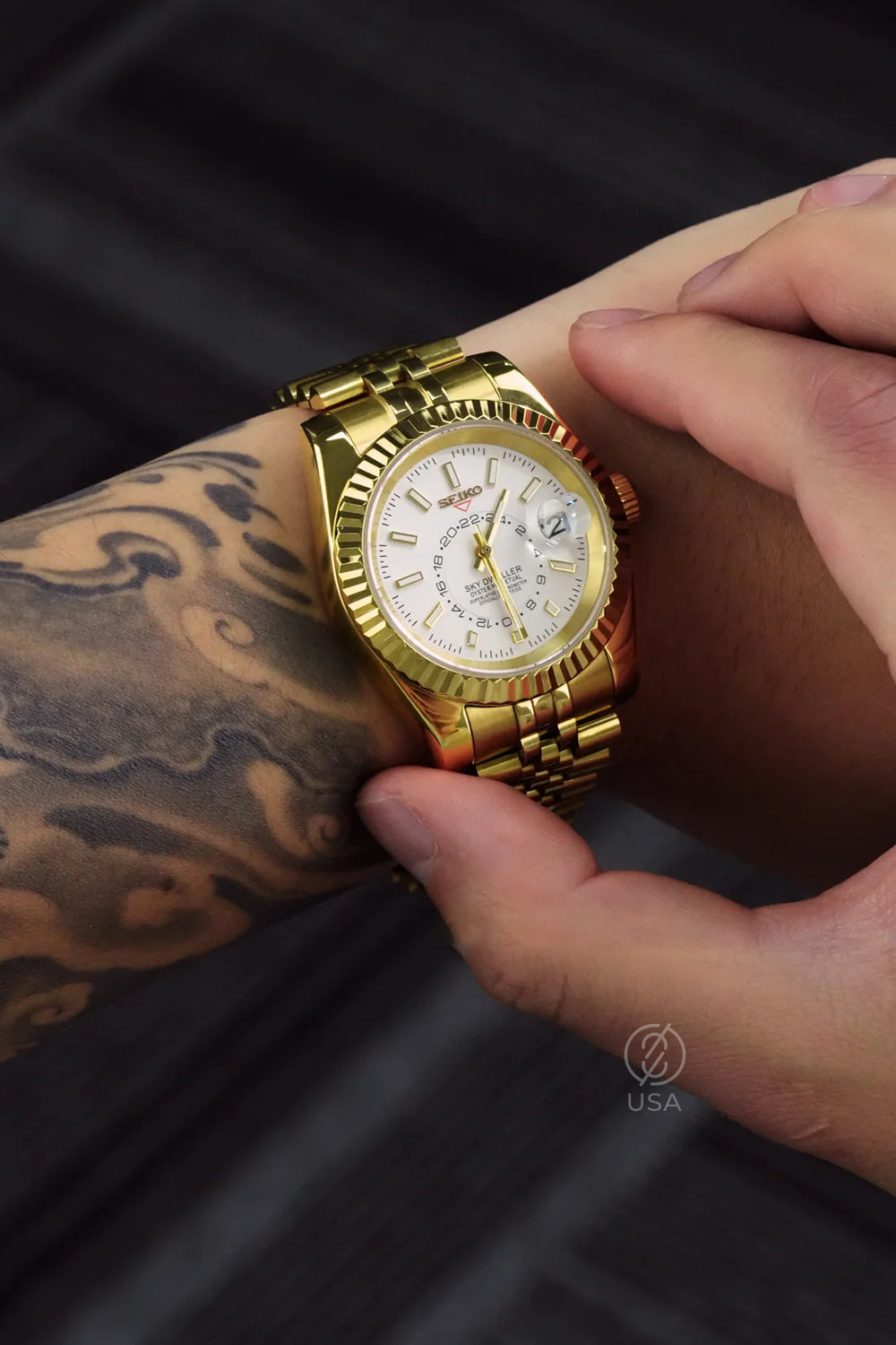 Mod Sky-Dweller Gold White